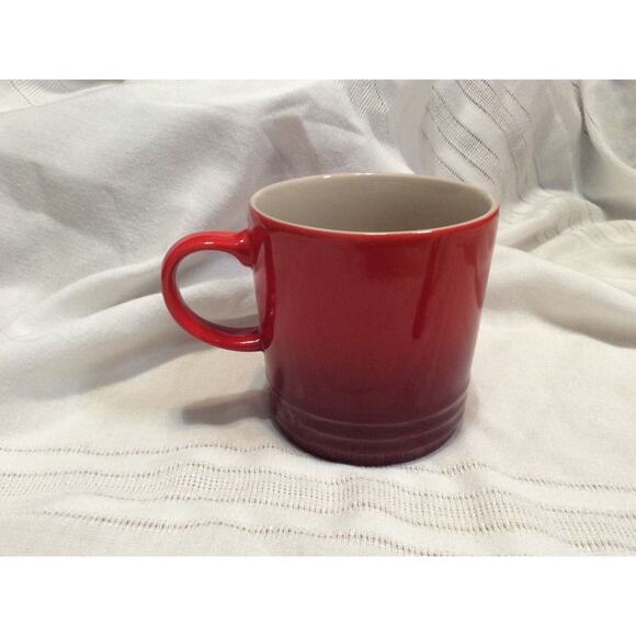 Le Creuset Stoneware Coffee Mug Cup 12oz Cerise Red Fade Ombre - Picture 1 of 6